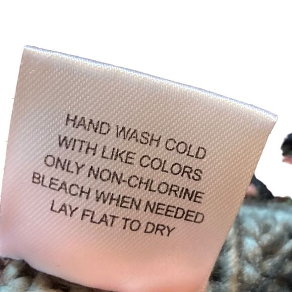 Alpine Design Black Beanie Hat, Women’s One Size, NWT - Picture 7 of 7